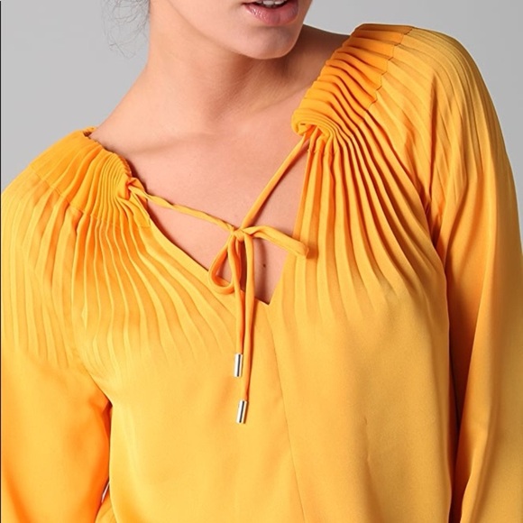 Diane von Furstenberg Silk Mikino Dress Size 6 Yellow Marigold Pleated DVF - Picture 3 of 16